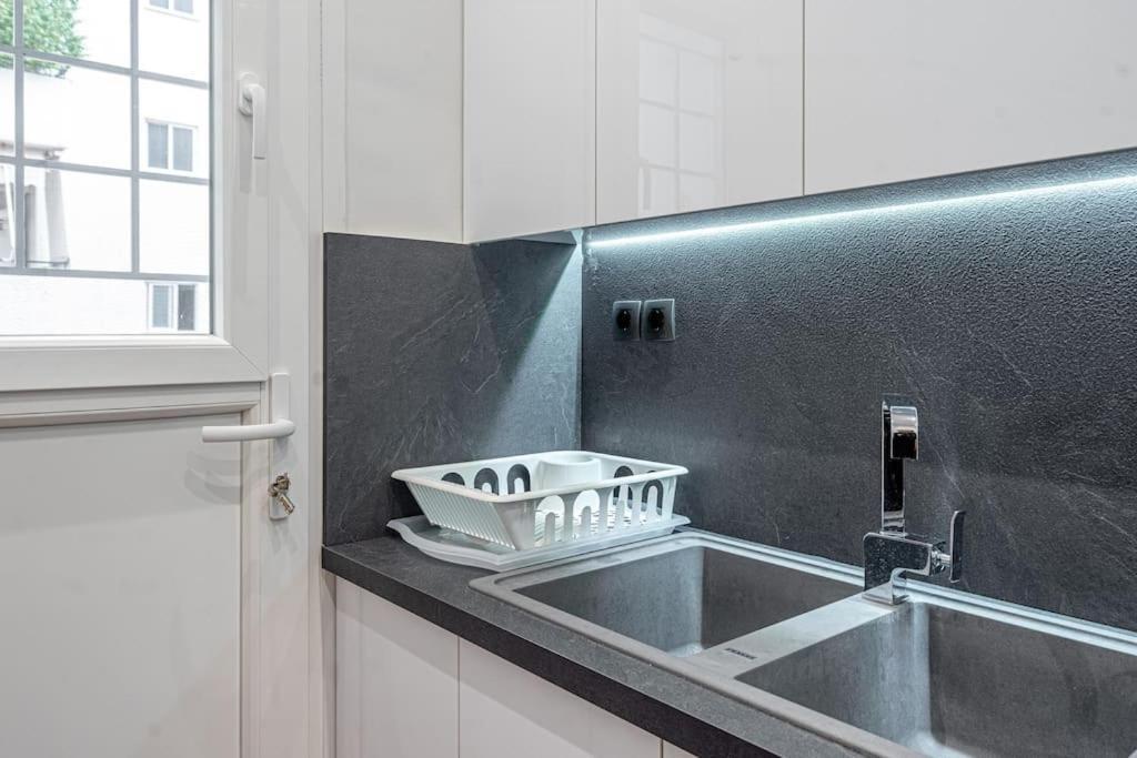 Modernised Athenian Apartment /W 2Br & 2Ba Buitenkant foto